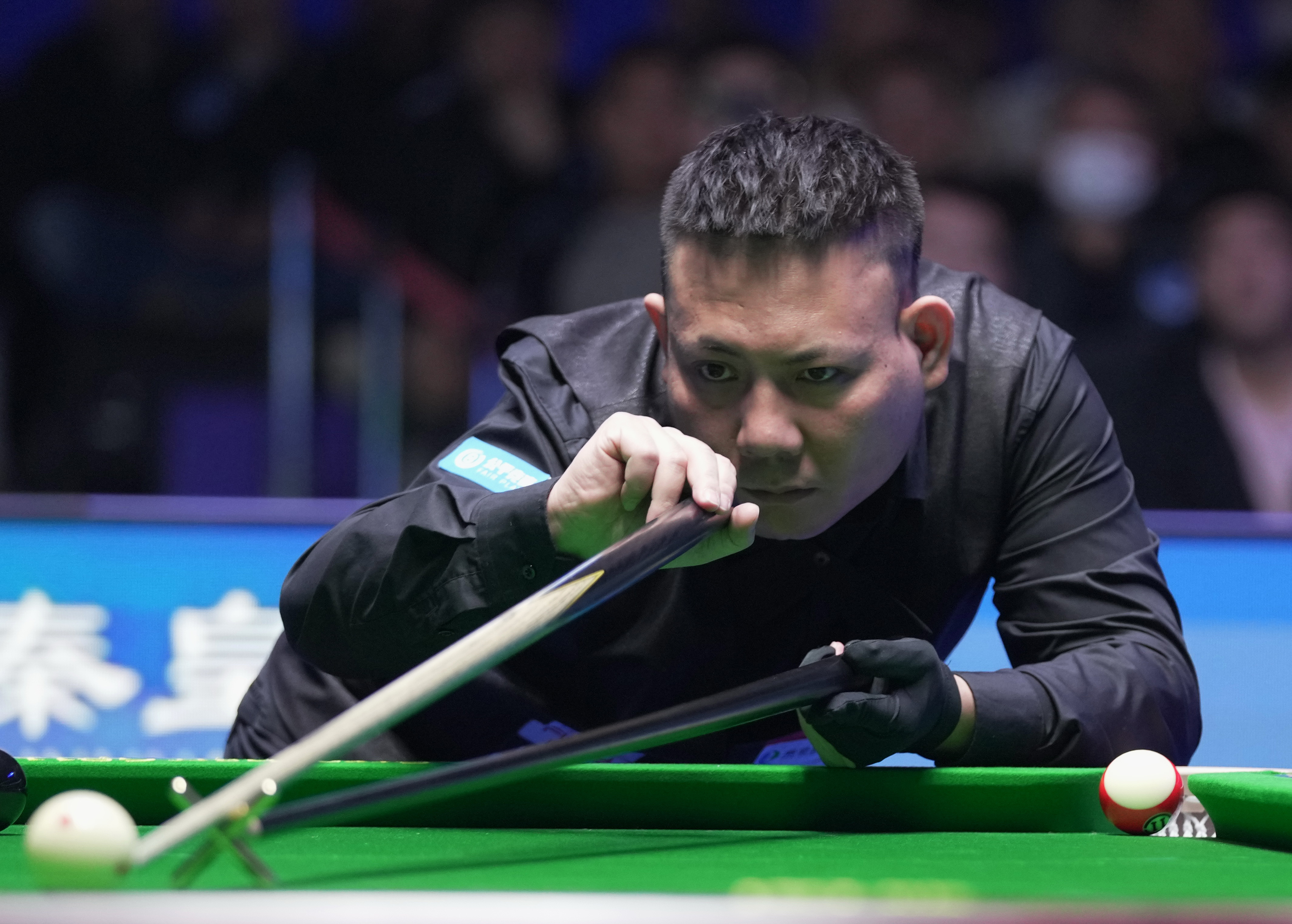 界足坛中占 界足坛中占